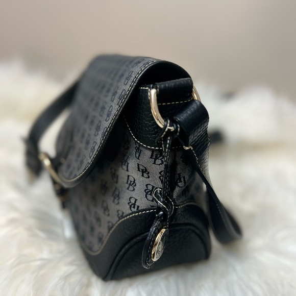 Dooney &Bourke Elegant Black Patterned Crossbody Bag - Picture 2 of 13